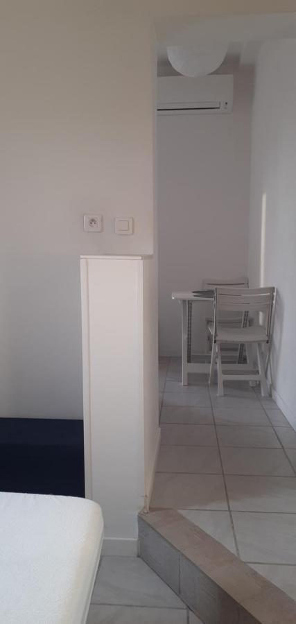 Mas Vincent Apartment La Fare-les-Oliviers Ngoại thất bức ảnh