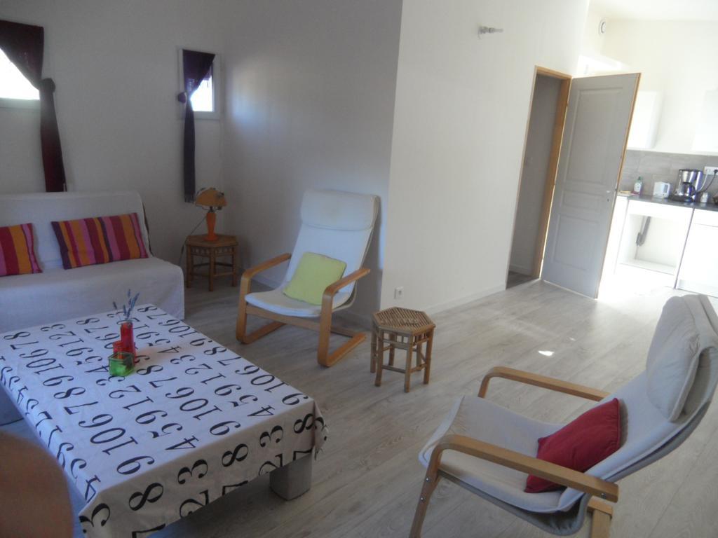 Mas Vincent Apartment La Fare-les-Oliviers Ngoại thất bức ảnh